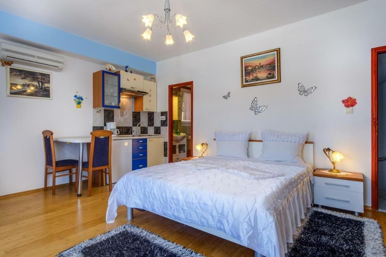Aquamare Hotell Mali Lošinj Eksteriør bilde